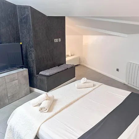 Port View By Hello Homes