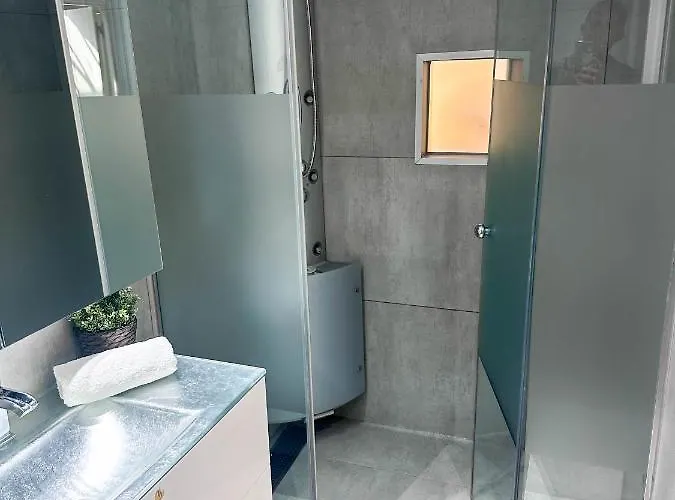 Port View By Hello Homes