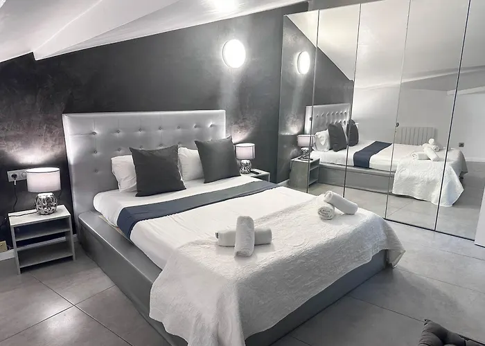 Port View By Hello Homes