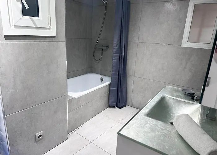 Port View By Hello Homes