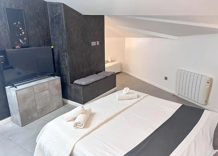 Port View By Hello Homes